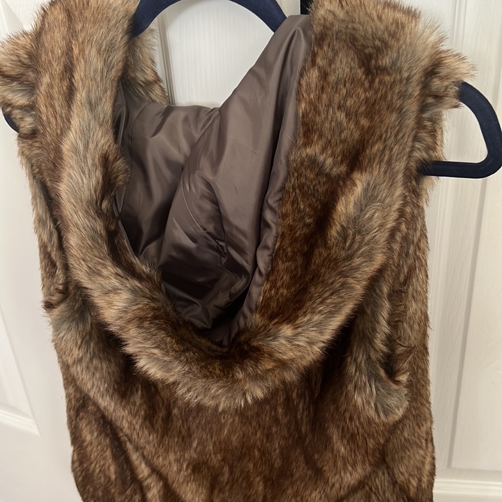 NWOT Faux Fur and Knit Vest - Picture 3 of 3